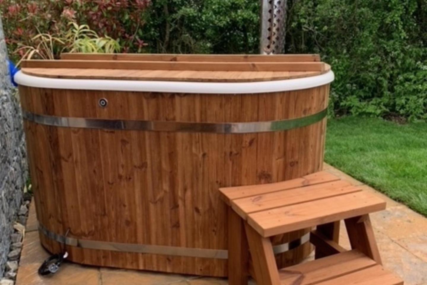 Romantic Escape Luxury Hobbit House With Hot Tub! Sheerness Esterno foto